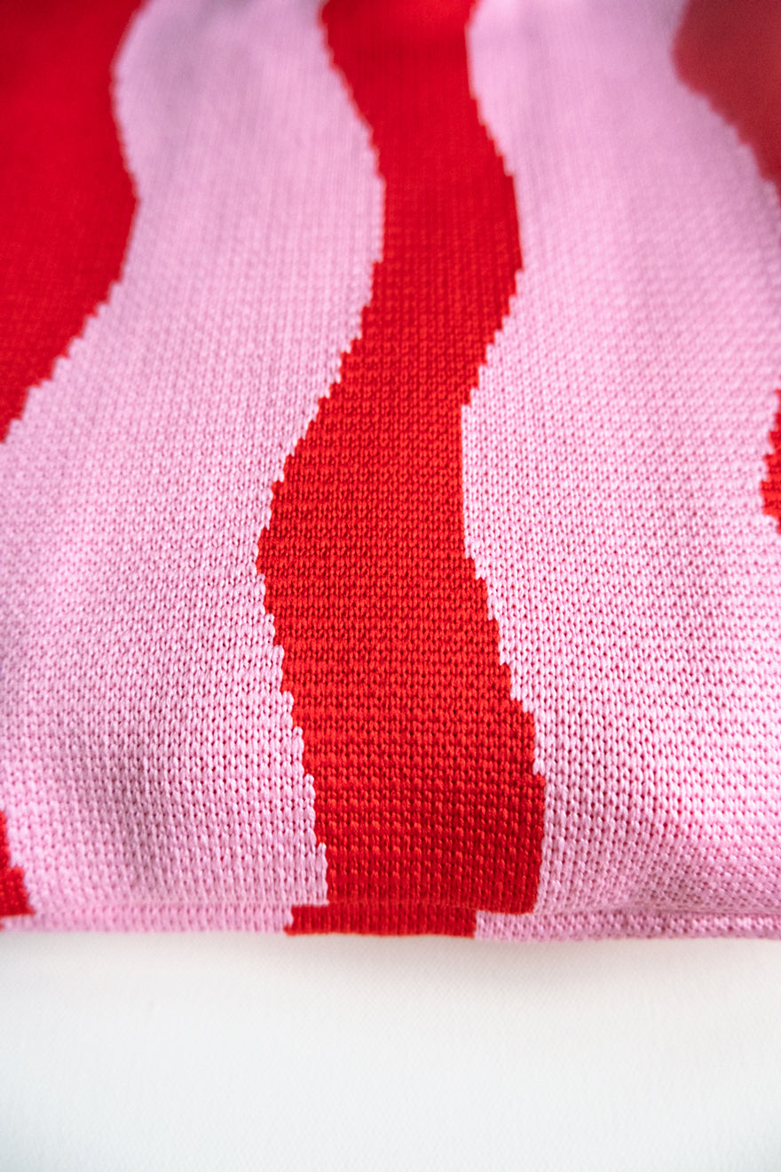 在地的紅白針織提袋 KNIT BAG Red n White Stripe